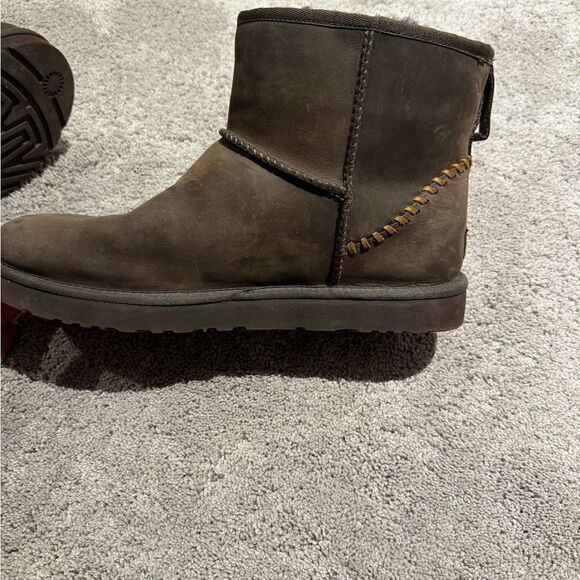 UGG Mini Deco short men’s boots. Size 12. Great condition! - Picture 5 of 7